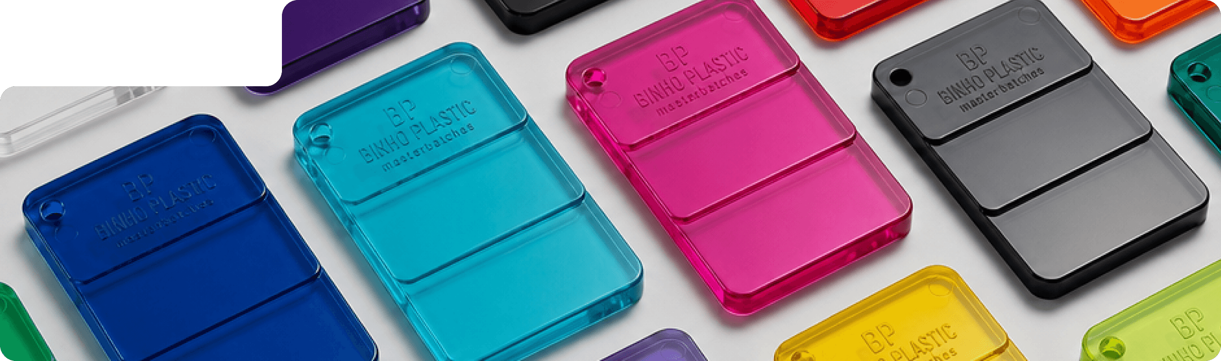 Cartelas coloridas de masterbatch da Binho Plastic.